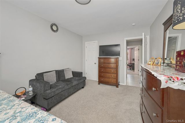 31 21st Avenue, Bay Shore, NY 11706