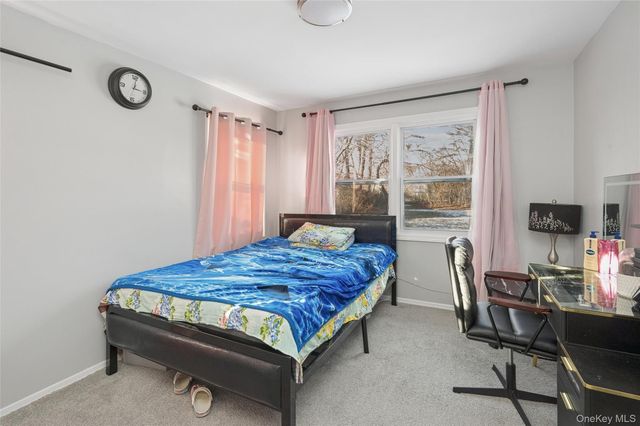 31 21st Avenue, Bay Shore, NY 11706