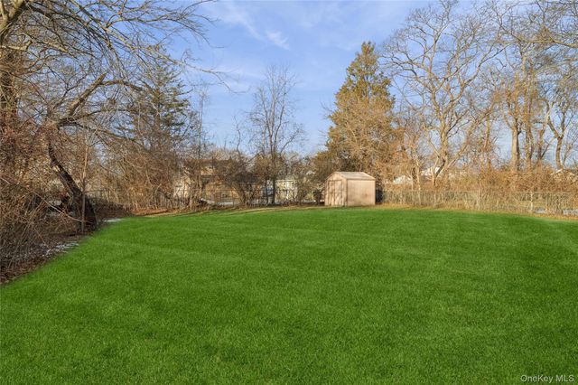 31 21st Avenue, Bay Shore, NY 11706