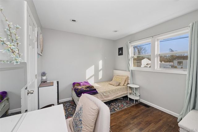 31 21st Avenue, Bay Shore, NY 11706