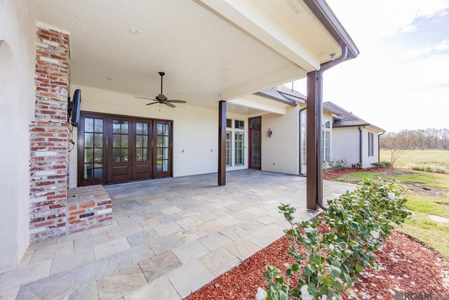 2571 Carnoustie Dr, Zachary, LA 70791