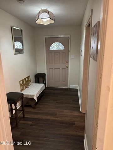 5253 Wayneland Drive, Jackson, MS 39211