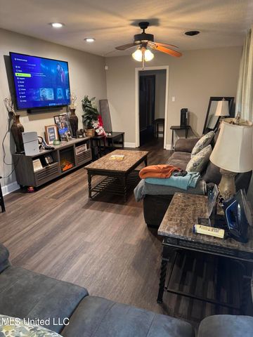 5253 Wayneland Drive, Jackson, MS 39211