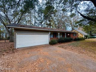 5253 Wayneland Drive, Jackson, MS 39211