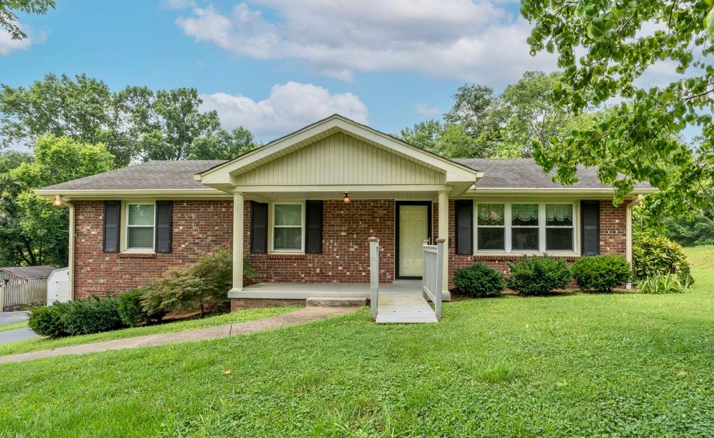 506 Mathes Ct, Goodlettsville, TN 37072