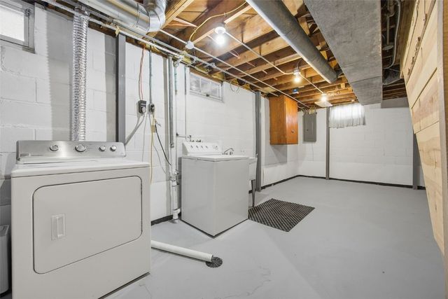 2734 Dalewood Avenue SE, Cedar Rapids, IA 52403