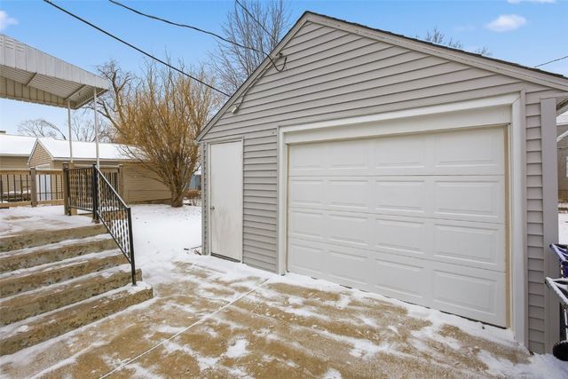 2734 Dalewood Avenue SE, Cedar Rapids, IA 52403