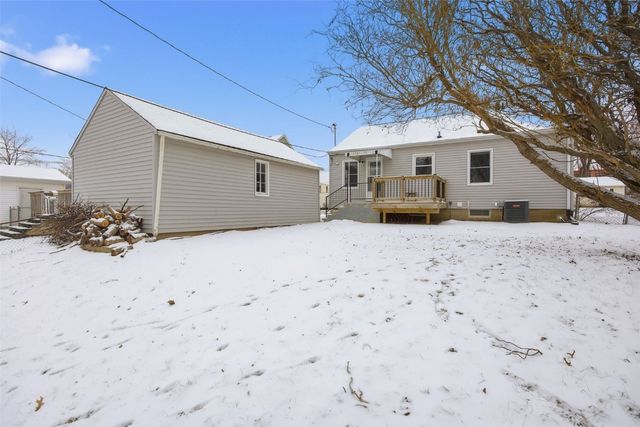 2734 Dalewood Avenue SE, Cedar Rapids, IA 52403