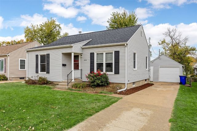 2734 Dalewood Avenue SE, Cedar Rapids, IA 52403