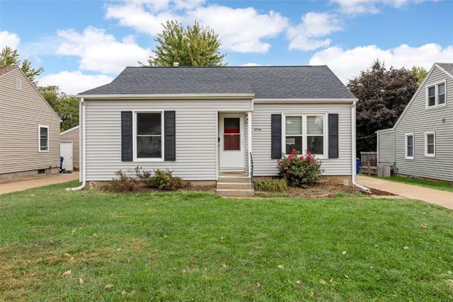 2734 Dalewood Avenue SE, Cedar Rapids, IA 52403