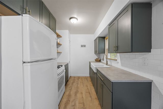 2734 Dalewood Avenue SE, Cedar Rapids, IA 52403