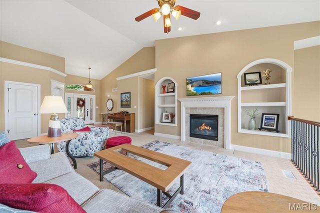 3834 N Arbor Lake Drive, Edwardsville, IL 62025