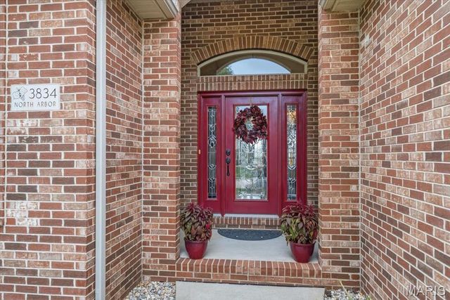 3834 N Arbor Lake Drive, Edwardsville, IL 62025