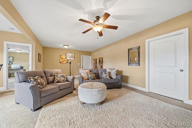 3834 N Arbor Lake Drive, Edwardsville, IL 62025