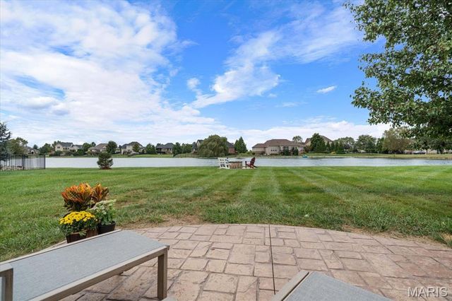 3834 N Arbor Lake Drive, Edwardsville, IL 62025