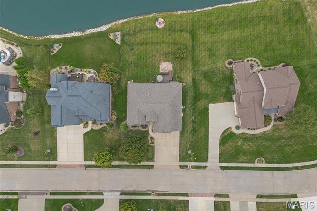 3834 N Arbor Lake Drive, Edwardsville, IL 62025