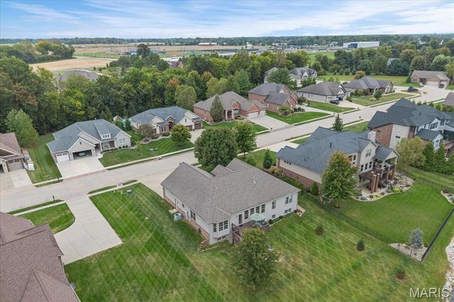 3834 N Arbor Lake Drive, Edwardsville, IL 62025