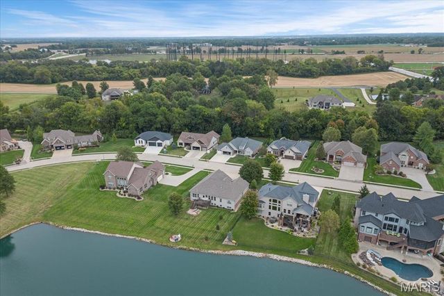 3834 N Arbor Lake Drive, Edwardsville, IL 62025