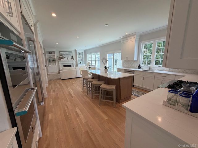 37 Church Street, Syosset, NY 11791