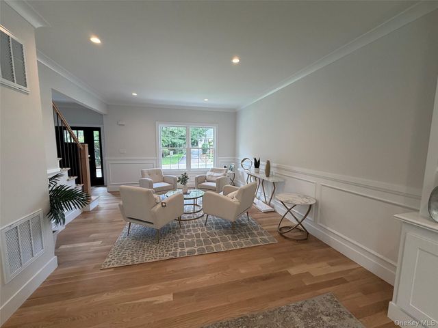 37 Church Street, Syosset, NY 11791