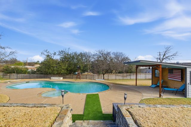 509 Queensway Road, Willow Park, TX 76087