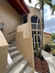 8621 SW 5th St 201, Pembroke Pines, FL 33025