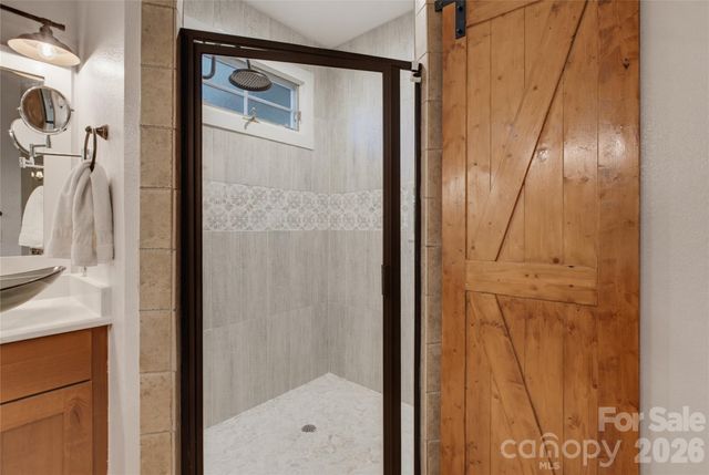 325 Hedgewood Drive, Tuckasegee, NC 28783
