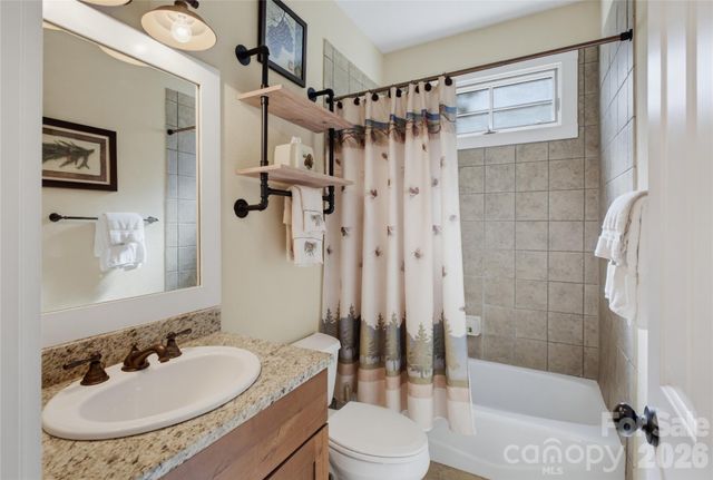 325 Hedgewood Drive, Tuckasegee, NC 28783