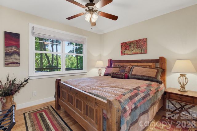 325 Hedgewood Drive, Tuckasegee, NC 28783