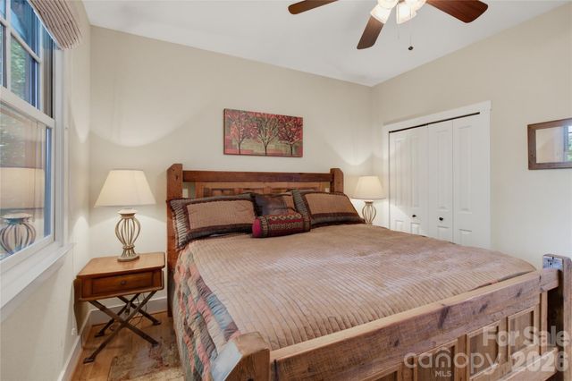 325 Hedgewood Drive, Tuckasegee, NC 28783