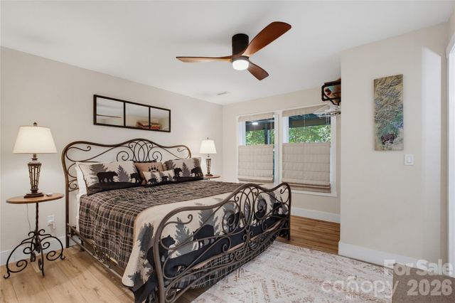 325 Hedgewood Drive, Tuckasegee, NC 28783