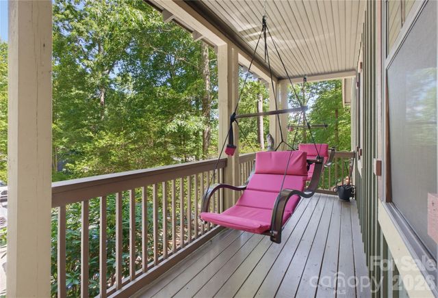 325 Hedgewood Drive, Tuckasegee, NC 28783
