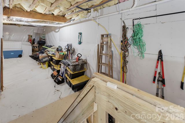 325 Hedgewood Drive, Tuckasegee, NC 28783