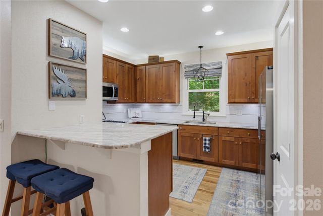 325 Hedgewood Drive, Tuckasegee, NC 28783