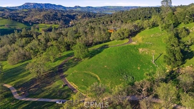 7190 Tres Vista Road, Paso Robles, CA 93446