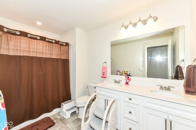 7101 Oak Trace Lane, Brownsburg, IN 46112