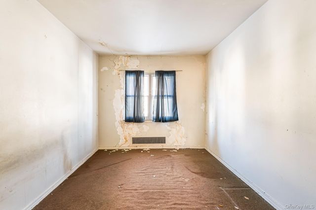 7555 198th Street, Fresh Meadows, NY 11366