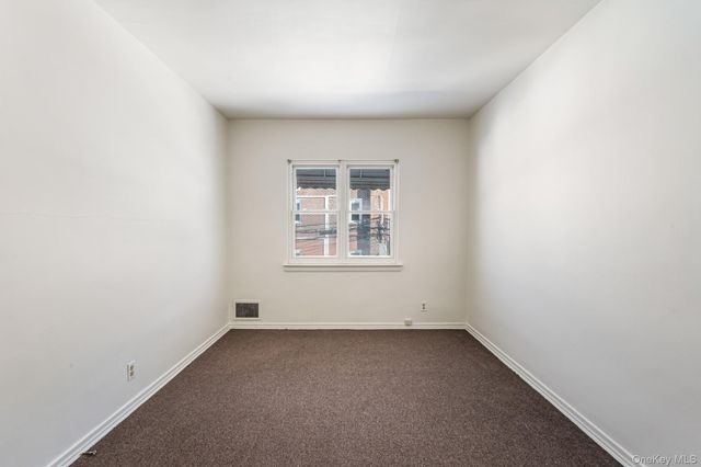 7555 198th Street, Fresh Meadows, NY 11366