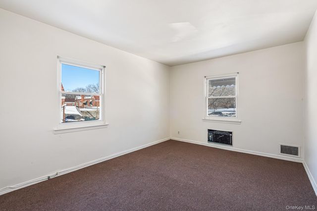 7555 198th Street, Fresh Meadows, NY 11366