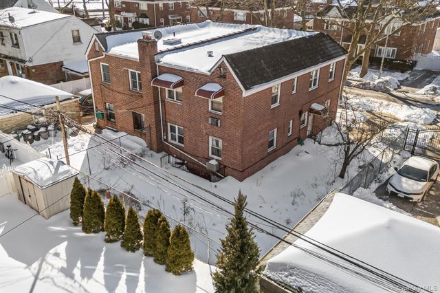 7555 198th Street, Fresh Meadows, NY 11366