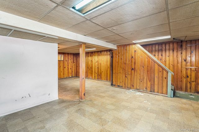 7555 198th Street, Fresh Meadows, NY 11366