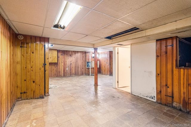 7555 198th Street, Fresh Meadows, NY 11366