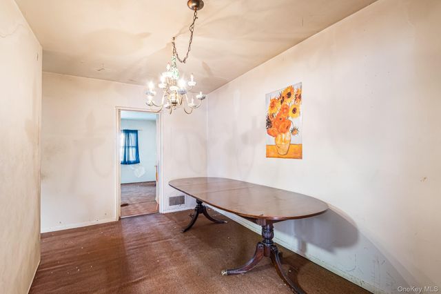 7555 198th Street, Fresh Meadows, NY 11366