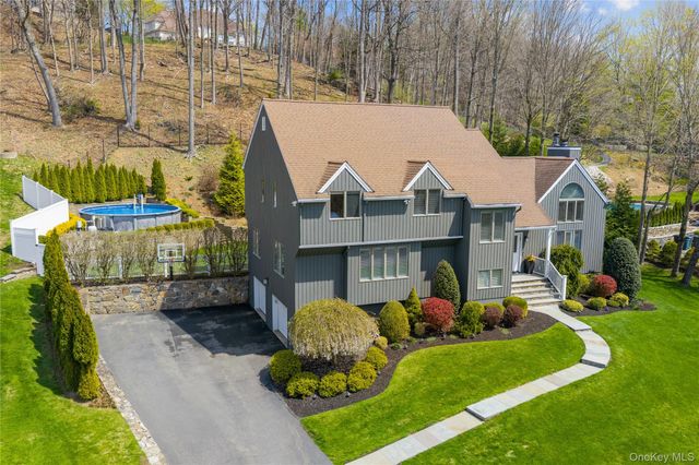 25 Pheasant Run Road, Pleasantville, NY 10570