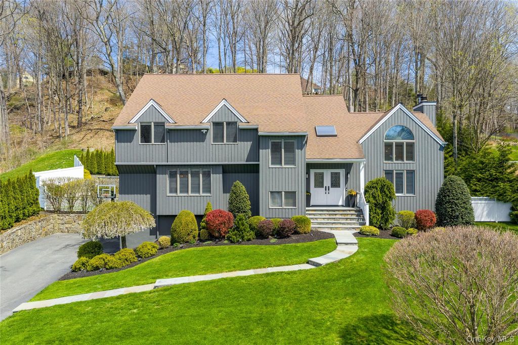 25 Pheasant Run Road, Pleasantville, NY 10570