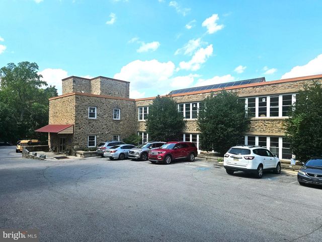 4 ROCKBOURNE RD, Secane, PA 19018