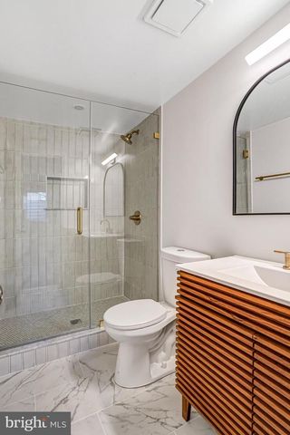 8400 RICHMOND AVE, Alexandria, VA 22309