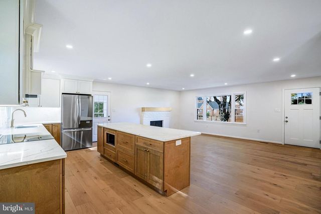 8400 RICHMOND AVE, Alexandria, VA 22309