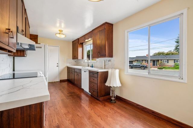 1637 Lake Chabot Terrace, San Leandro, CA 94577