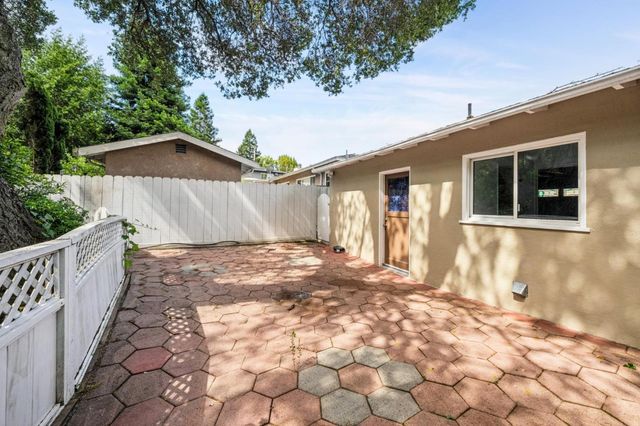 1637 Lake Chabot Terrace, San Leandro, CA 94577